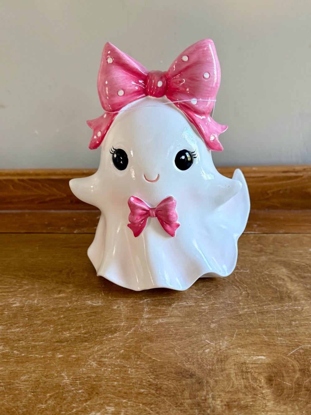 Sweet Pink Bow Ceramic Ghost Figurine for Party Decor